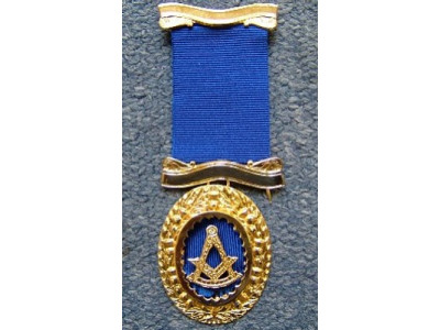 Past Master No. 4 style Breast  Jewel available in Base Metal or Silver - (Gold) Gilt - SCOTTISH MASON