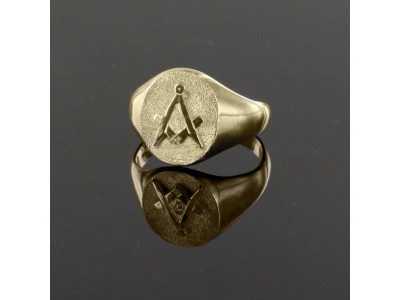 Oval Head Masonic Signet Ring 9ct Yellow Gold - Square & Compass / Seal - With or Without G
