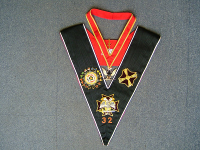 32nd Degree Full Set -  Hand embroidered Collar, Collarette & Jewel