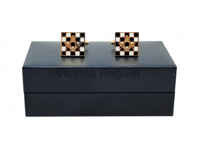Tappeto massonico a scacchi con gemelli massoni quadrati e bussola