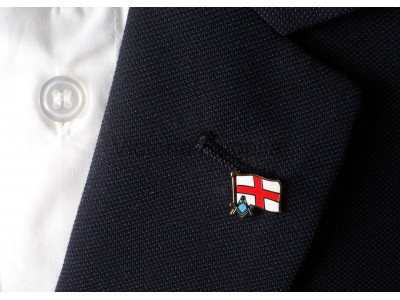 Flaga Anglii masońskiej i przypinka do klapy S&C symbol masoński