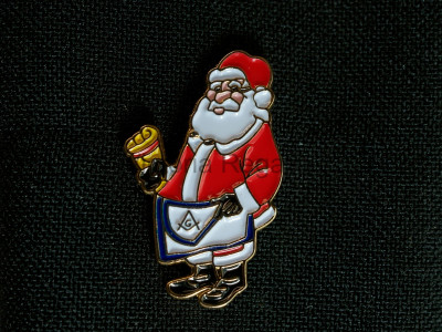 Masonic Santa Claus Christmas Edition Lapel Pin