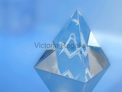 Freemasons Paperweight Glass Pyramid with 3D Engraved Square and Compass