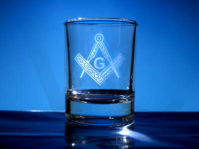 Masonic England Set of 6 Shot Glasses with Wooden Paddle Tray Holder Gift 